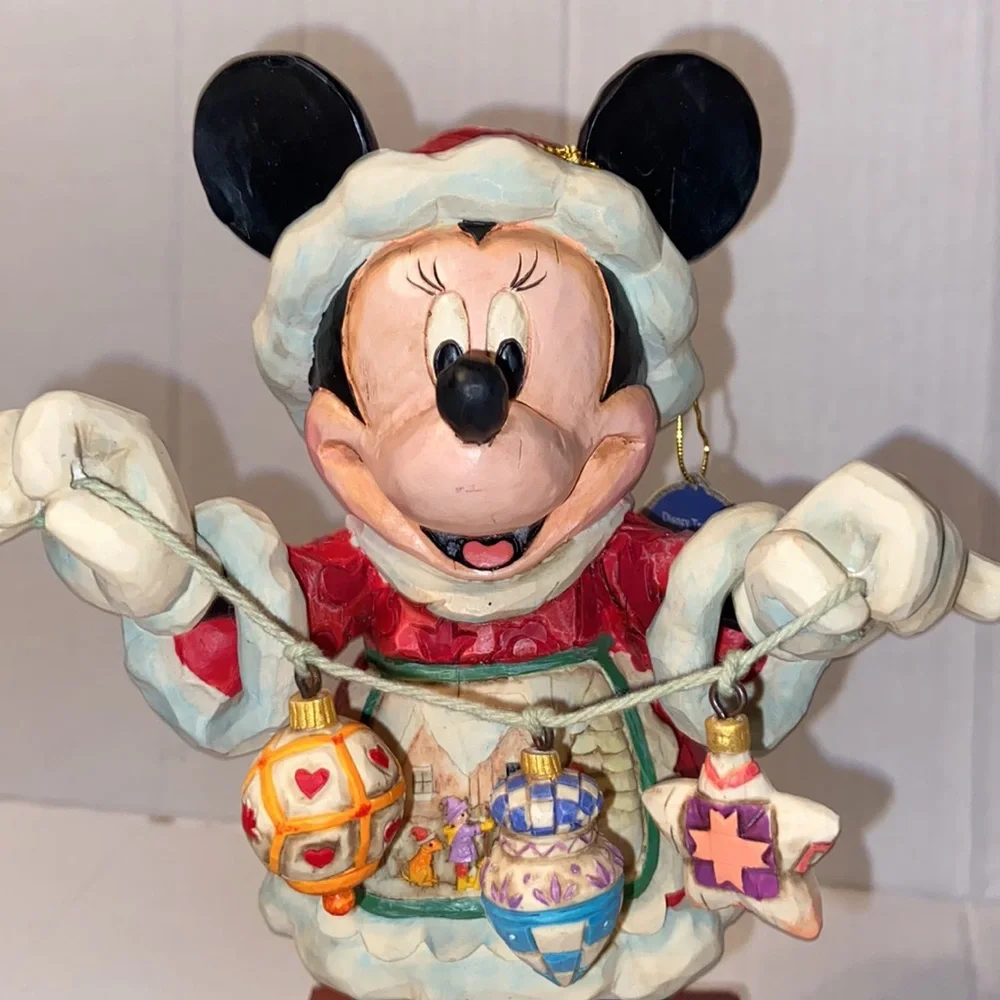 Minnie's Christmas Cheer Disney Traditions 8 inch figure New in Box